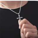 COLLAR CRUZ RELIEVE NEGRO 