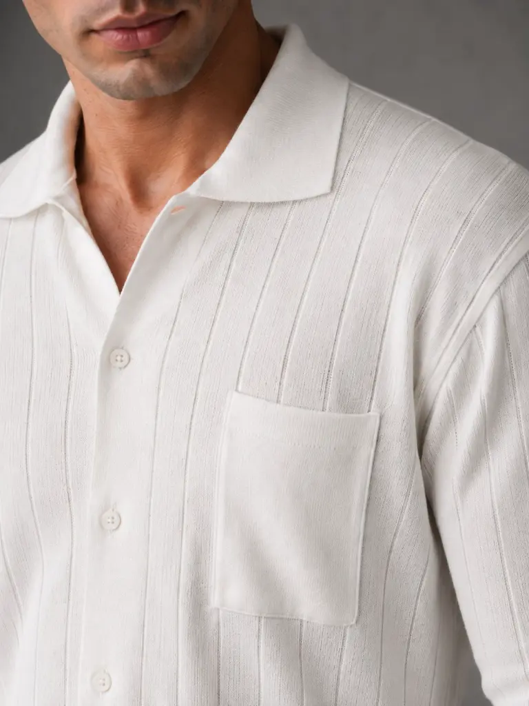 camisa_hilo_blanca_detalle_bolsillo_web.webp