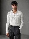 camisa_hilo_blanca_pose_frontal_web.webp