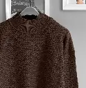 SUETER HILO CUELLO ALTO MARRON.webp