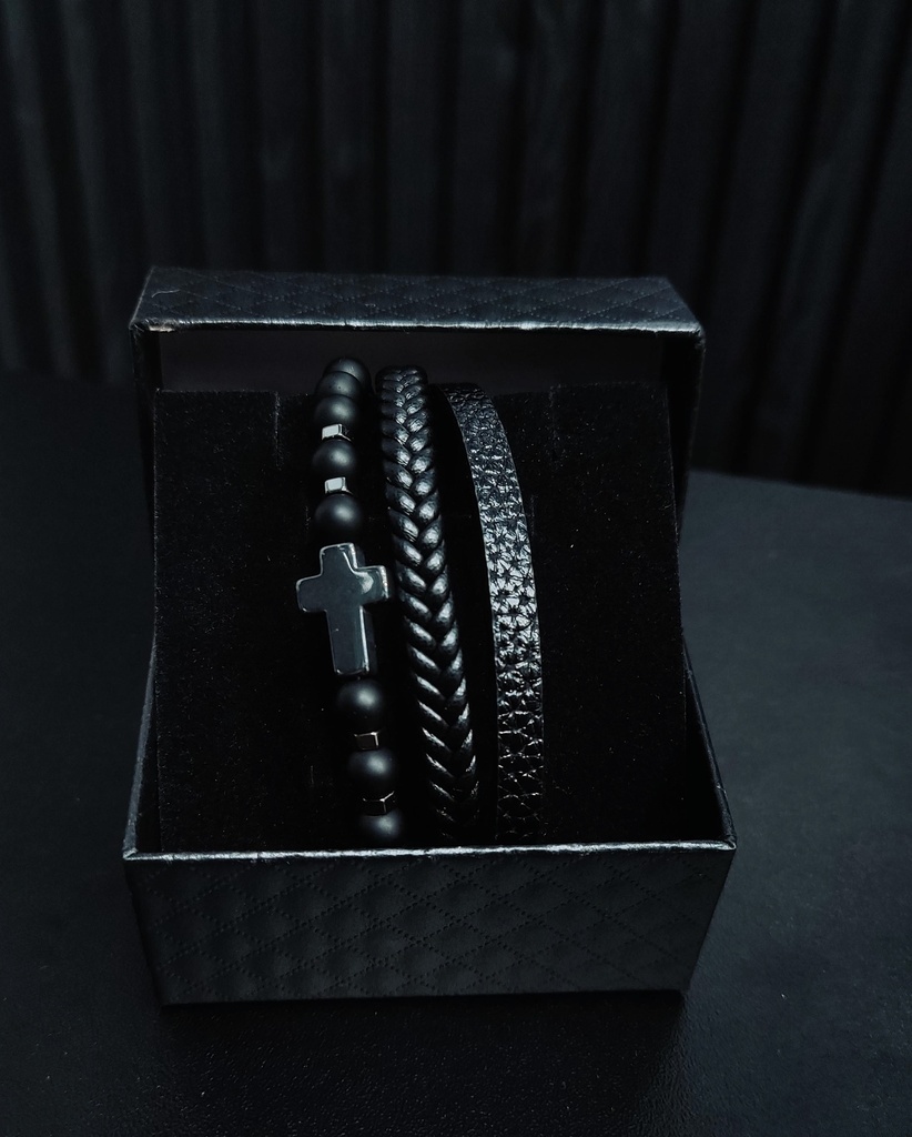 PULSERA DOBLE CUERO + PIEDRA & DIJE CRUZ