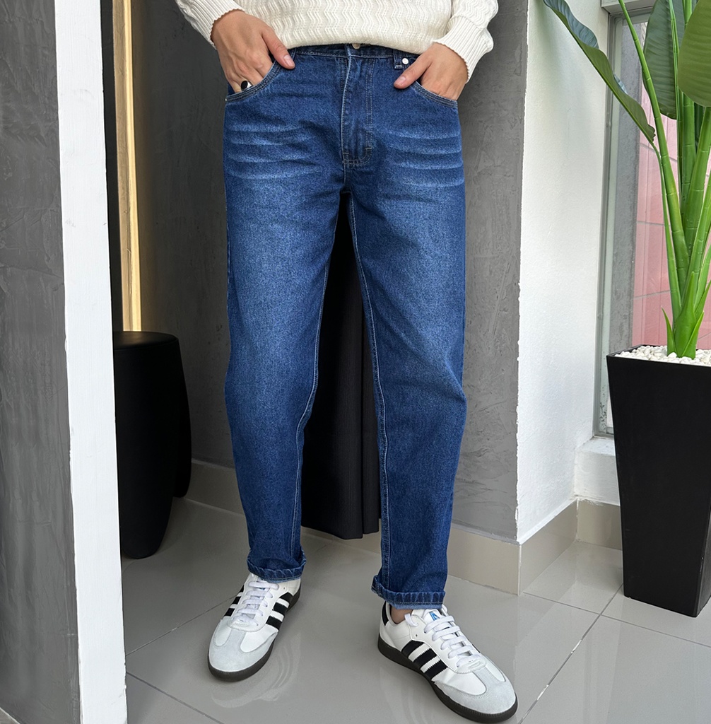 MOM JEAN AZUL FOCALIZADO