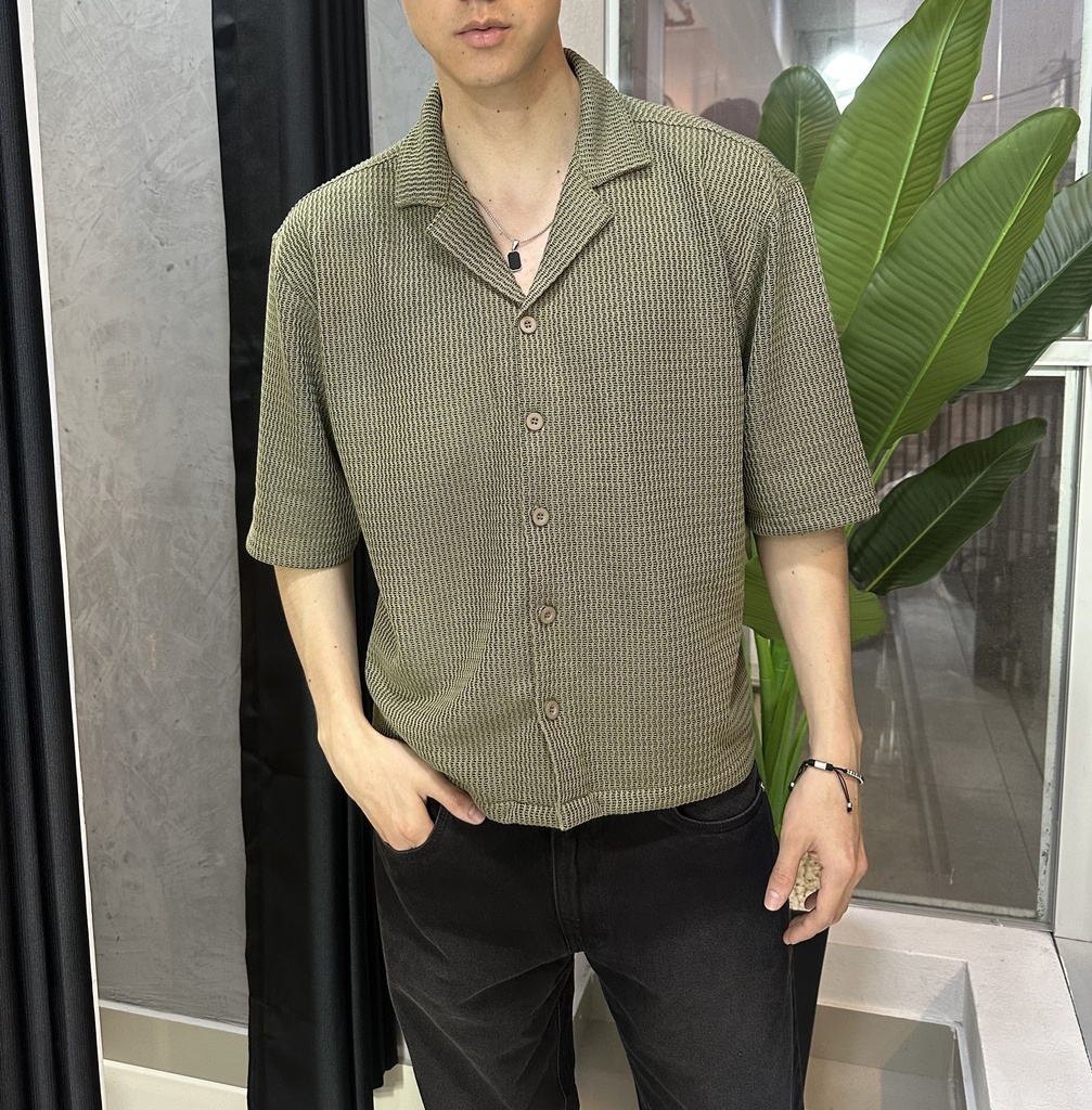 CAMISA CUBANA TEXTURA TEJIDA   OLIVO