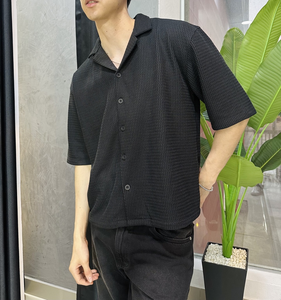 CAMISA CUBANA TEXTURA TEJIDA NEGRO